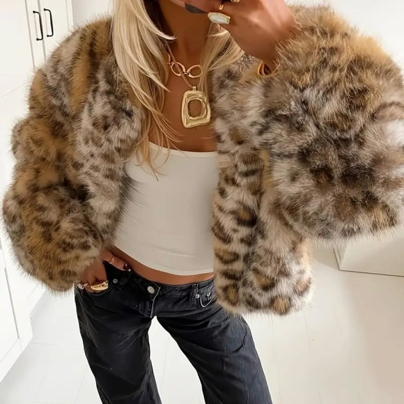 Cropped Faux Fur Leopard-Print Teddy Jacket - Brown - Picture 3 of 6